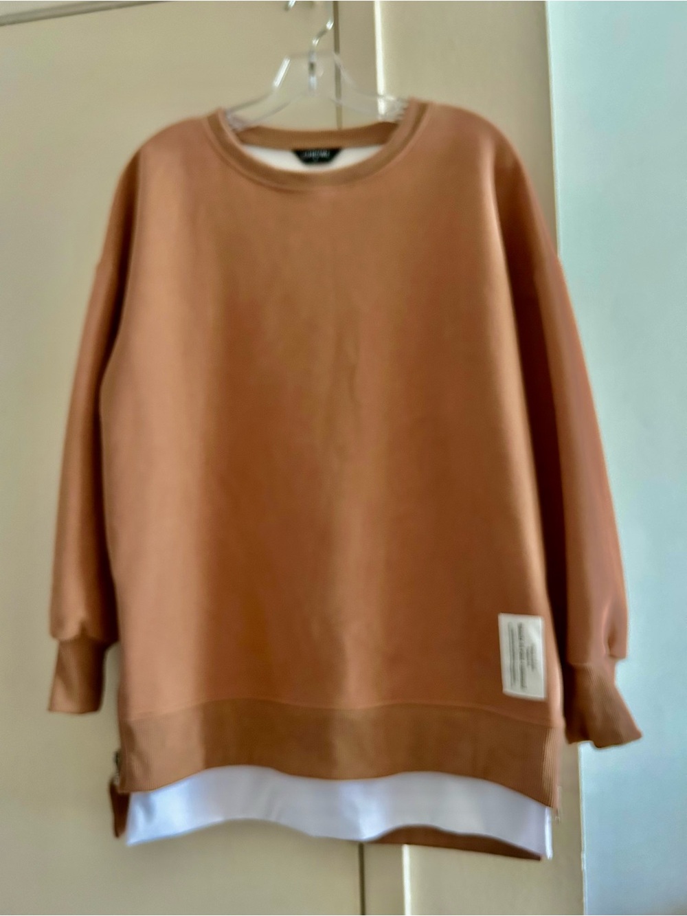 Relaxed Crewneck Sweatshirt in Camel with Layered Hem